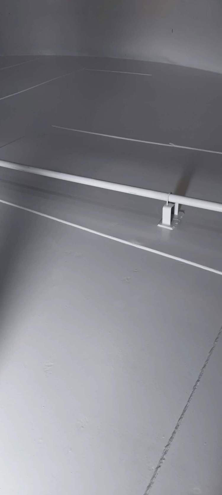 環氧耐油導靜電面漆用于石油儲罐內壁